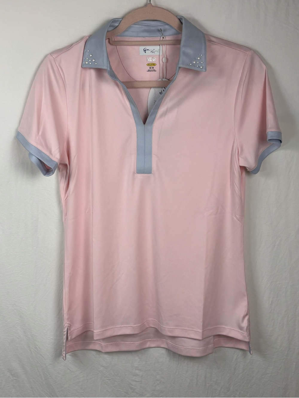 Greg Norman womenโs NWT Medium Pink Short-Sleeve Polo pearl studded Collar